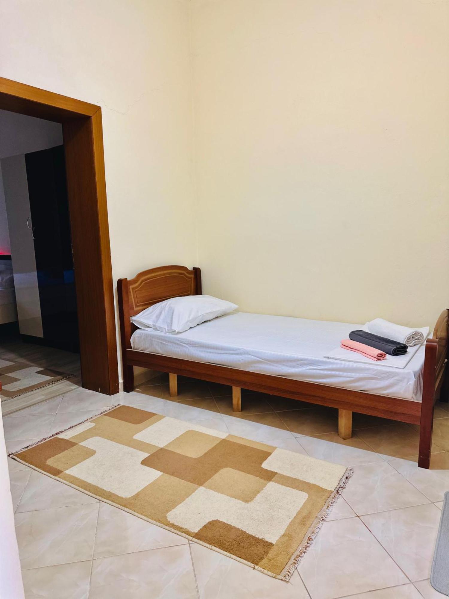 Affittacamere Domus Komanesse - *