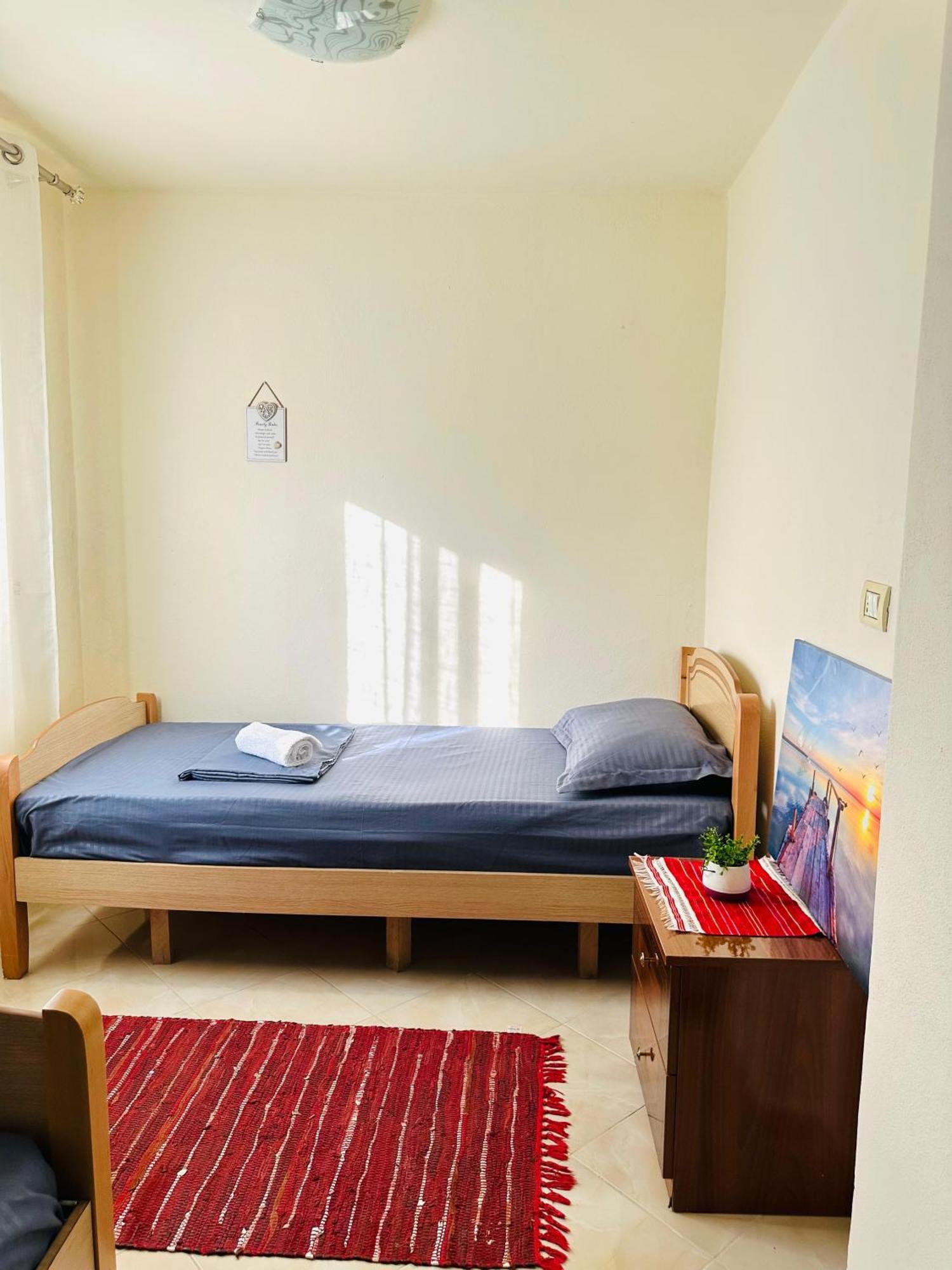Domus Komanesse - *